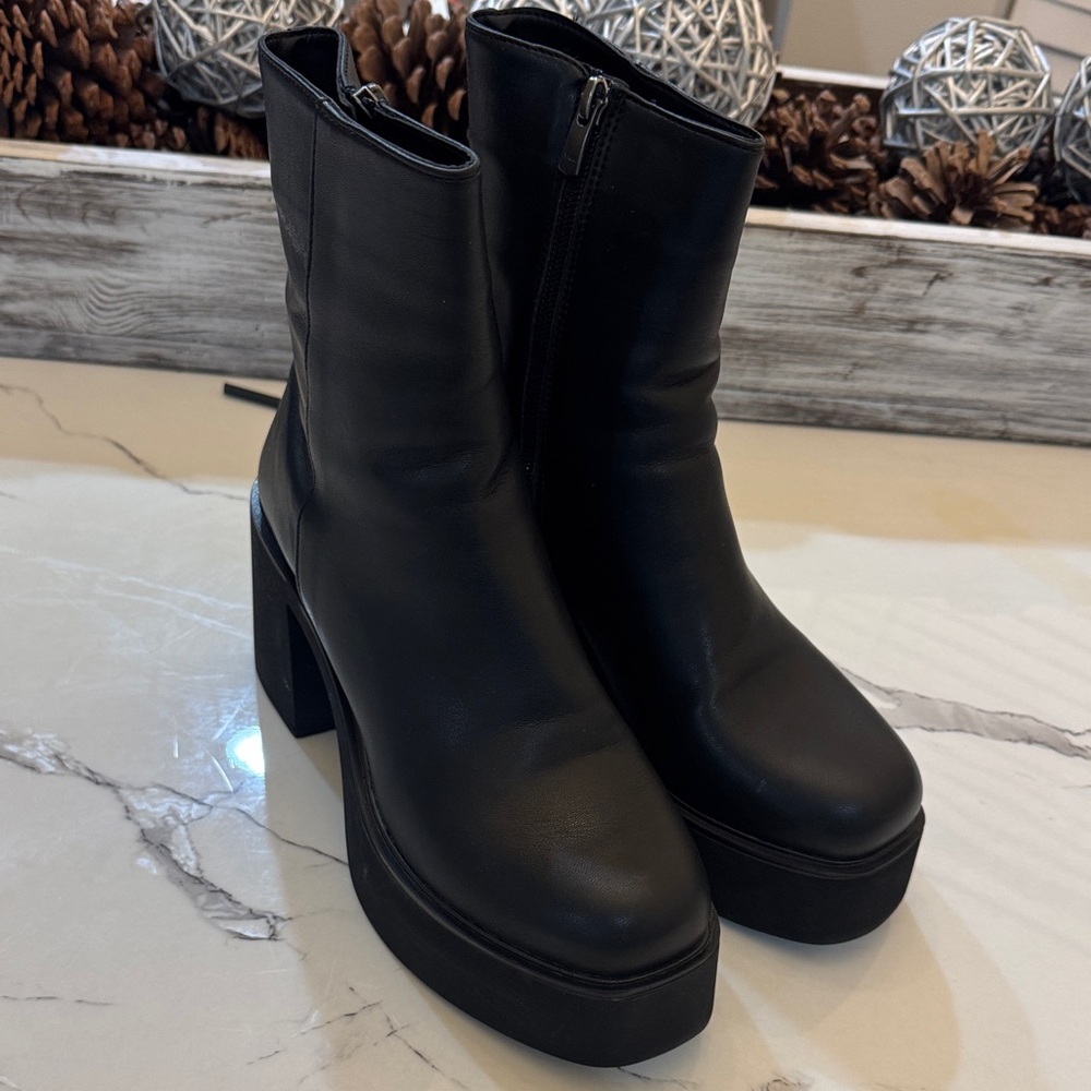 Steve Madden Black Heeled Boots